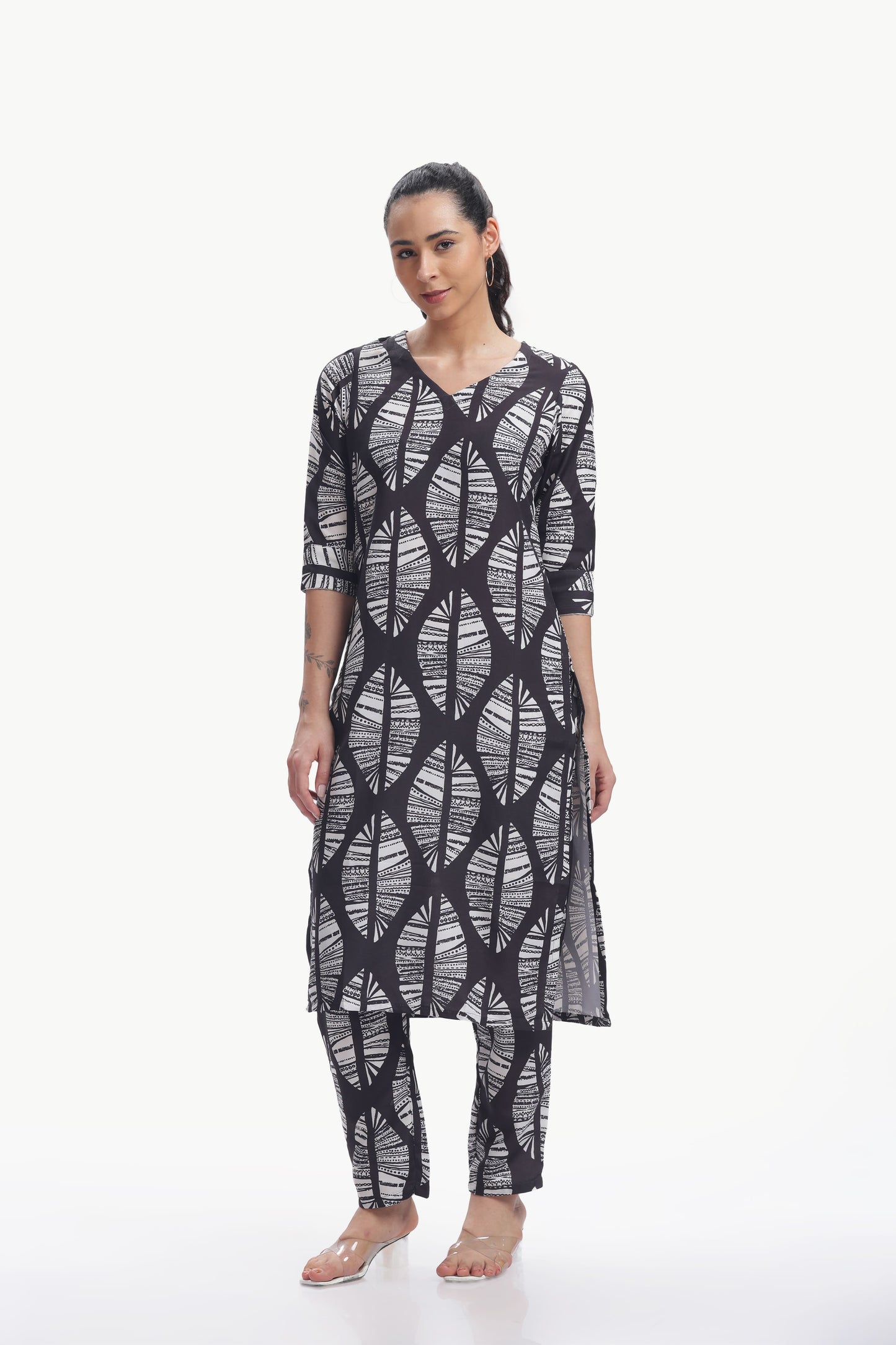 The Linear Leaf Tunic Kurta and Pant Set