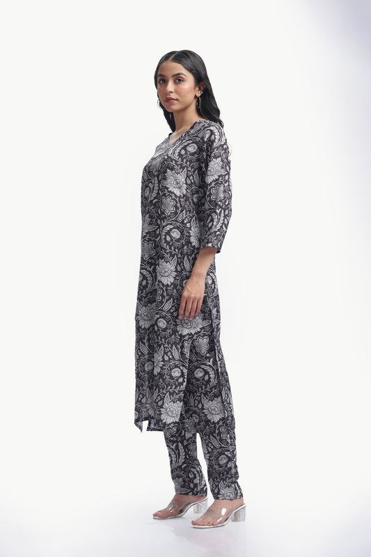 Black Kalamkari Blend cotton V neck cod set