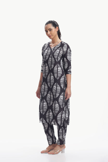 The Linear Leaf Tunic Kurta and Pant Set